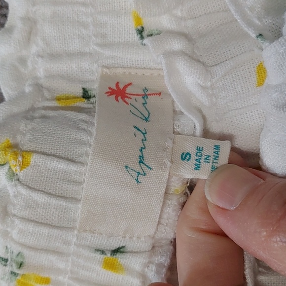 April Kiss linen blend shorts size small lemons - Picture 3 of 10